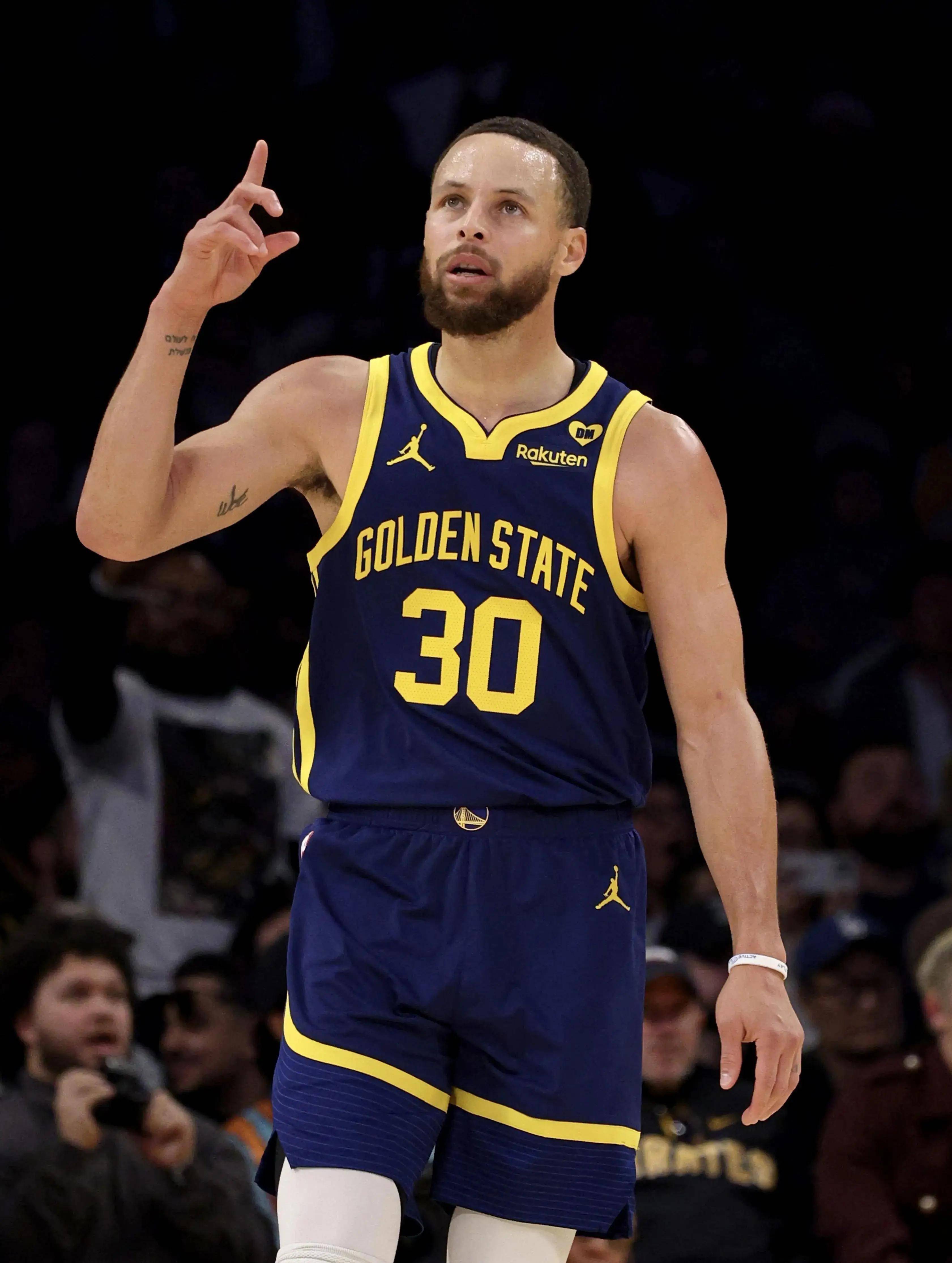 车队树立了 车队树立了