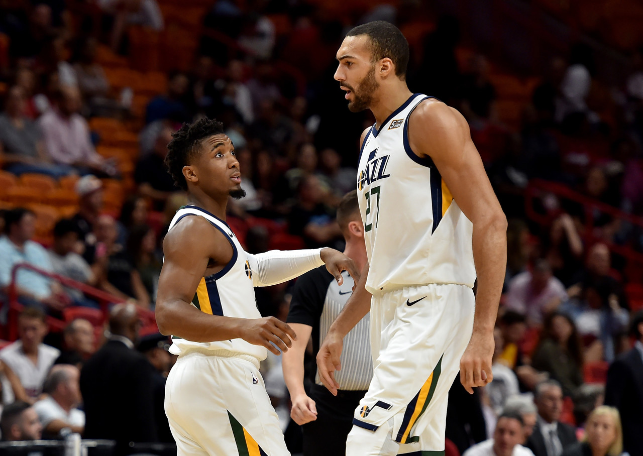 轻松击败了 轻松击败了