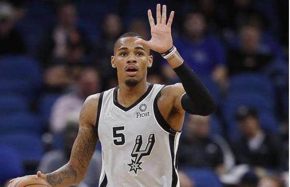 乐部中的表 乐部中的表