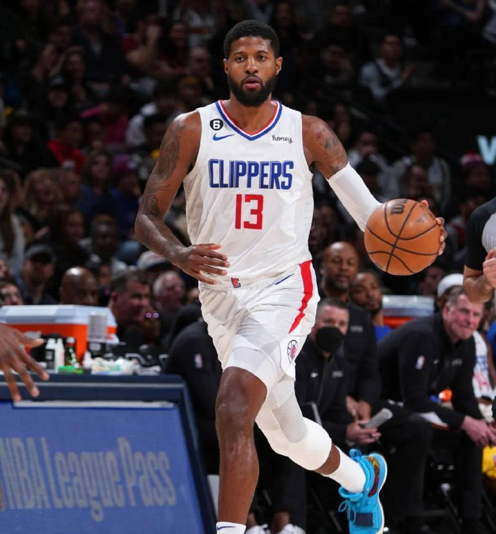 详解棒球规则中的“手套尺寸标准”防止通过特殊装备获取不当利益