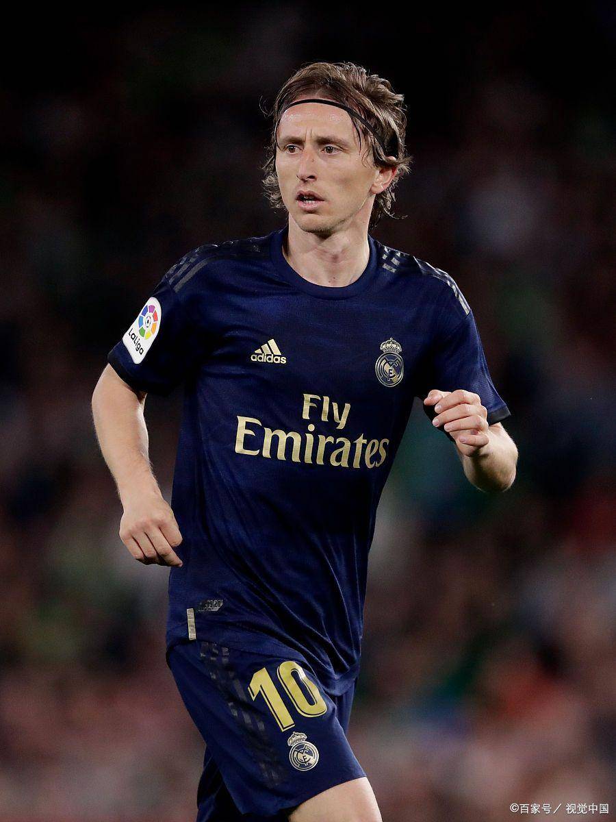 边路牵引到 边路牵引到