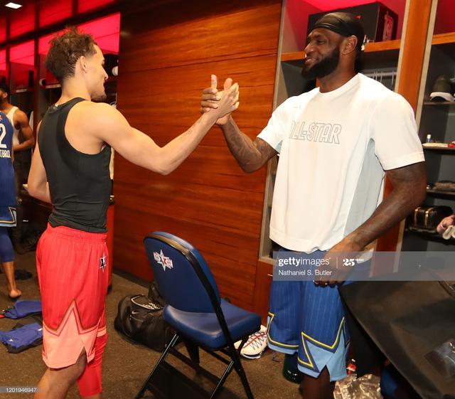 让后插上的 让后插上的